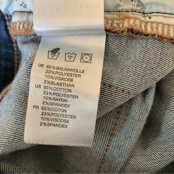 Women’s Articles of Society Heather High Rise Cropped Bilbao Distressed Jeans - Picture 7 of 7